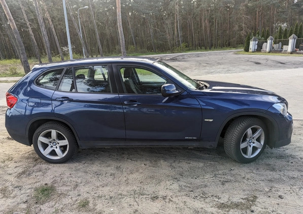 BMW X1 cena 41900 przebieg: 124000, rok produkcji 2011 z Piaski małe 67